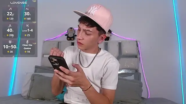 Snapshot of tiam_muller_fenix chatting on June 4, 2026, 2:39 am tiam muller fenix online show from June 4, 2026, 2:39 am