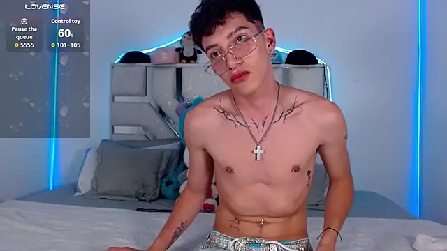 Snapshot of tiam_muller_fenix chatting on June 13, 2026, 1:36 am tiam muller fenix online show from June 13, 2026, 1:36 am