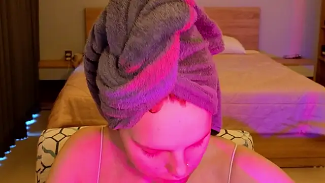 mollybossy online show from April 2, 2026, 12:08 am