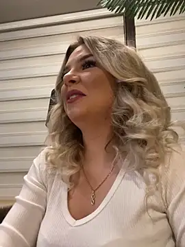 KimmBliss online show from April 19, 2026, 6:54 pm