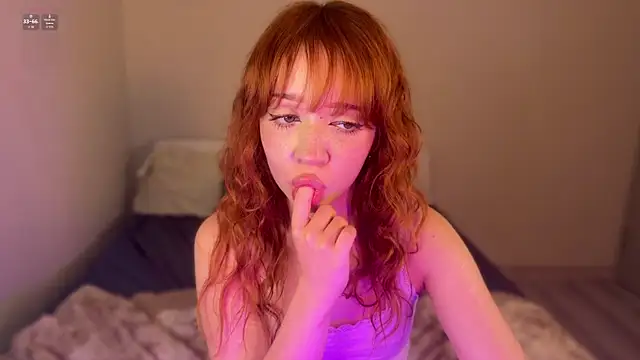 JuicySweetBliss online show from June 15, 2026, 9:39 pm