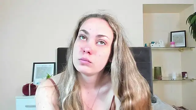 MelanieCuty online show from April 7, 2026, 5:30 am