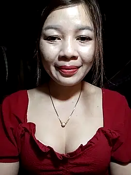Yiyi102300 online show from April 4, 2026, 1:08 pm