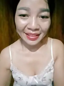 Snapshot of Yiyi102300 chatting on May 27, 2026, 1:57 am Yiyi102300 online show from May 27, 2026, 1:57 am
