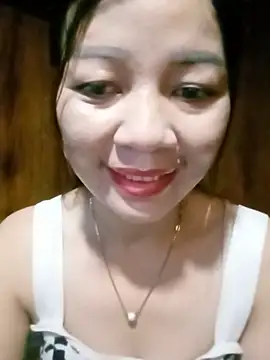 Snapshot of Yiyi102300 chatting on June 14, 2026, 2:24 am Yiyi102300 online show from June 14, 2026, 2:24 am