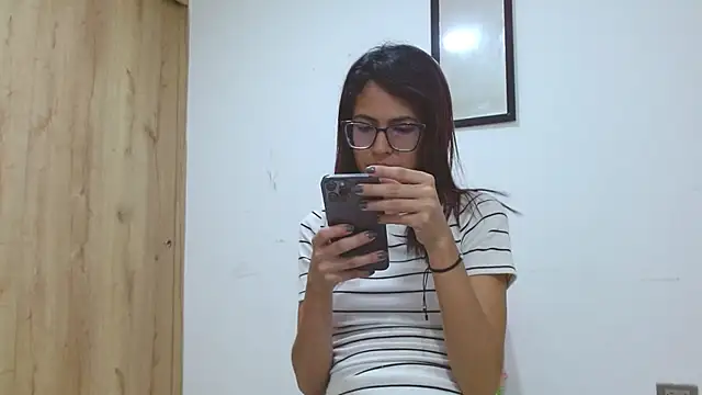 Emily Lopera online show from May 20, 2026, 6:47 pm