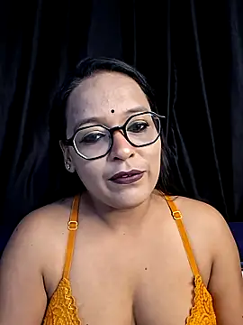 Snapshot of hornyrosy321 chatting on June 8, 2026, 6:08 pm hornyrosy321 online show from June 8, 2026, 6:08 pm