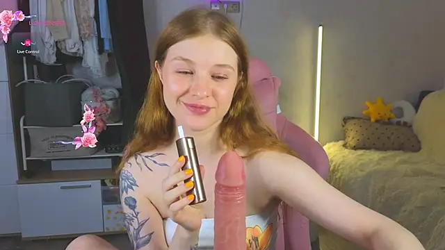 Snapshot of GoldenSunBunny chatting on July 15, 2026, 7:08 pm GoldenSunBunny online show from July 15, 2026, 7:08 pm
