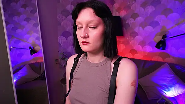 Velvet Lily online show from April 14, 2026, 8:48 pm