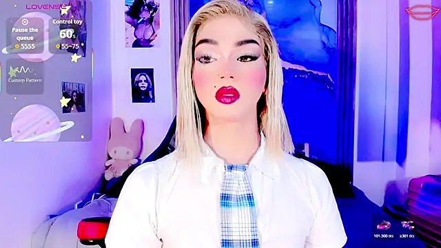 Snapshot of blonde_queen- chatting on July 4, 2026, 3:24 am blonde queen- online show from July 4, 2026, 3:24 am
