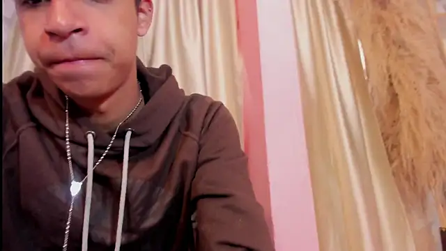 Snapshot of Ethan_qop chatting on July 3, 2026, 11:27 am Ethan qop online show from July 3, 2026, 11:27 am