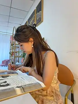 Xiaoxiao-y online show from April 18, 2026, 9:02 am