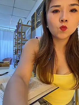 Snapshot of Xiaoxiao-y chatting on June 22, 2026, 7:05 am Xiaoxiao-y online show from June 22, 2026, 7:05 am