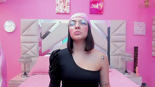 Snapshot of Ivy_Yovng chatting on March 28, 2026, 3:06 am Ivy Yovng online show from March 28, 2026, 3:06 am