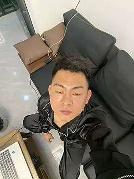 xiaosunsun01 online show from July 8, 2026, 2:21 pm