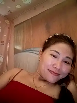 Snapshot of Lucxy-ki6 chatting on August 3, 2026, 2:32 am Lucxy-ki6 online show from August 3, 2026, 2:32 am