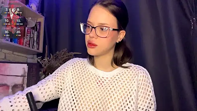 Snapshot of SarahHunnye chatting on March 28, 2026, 12:21 am SarahHunnye online show from March 28, 2026, 12:21 am