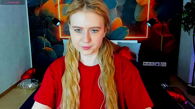 Shiny Liss online show from April 10, 2026, 1:33 am