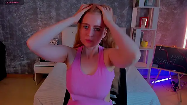 Snapshot of Shiny_Liss chatting on June 5, 2026, 1:45 am Shiny Liss online show from June 5, 2026, 1:45 am