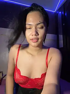 Snapshot of Kiee_19 chatting on May 9, 2026, 6:35 pm Kiee 19 online show from May 9, 2026, 6:35 pm