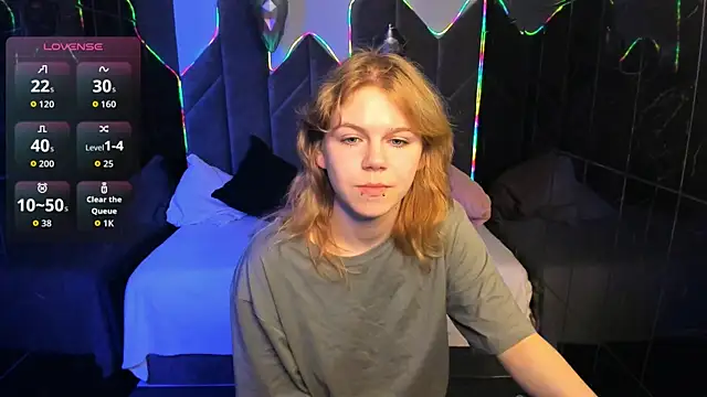 ElizabethVane online show from April 14, 2026, 5:46 am