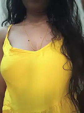 Snapshot of Shalini_08 chatting on June 15, 2026, 2:25 am Shalini 08 online show from June 15, 2026, 2:25 am