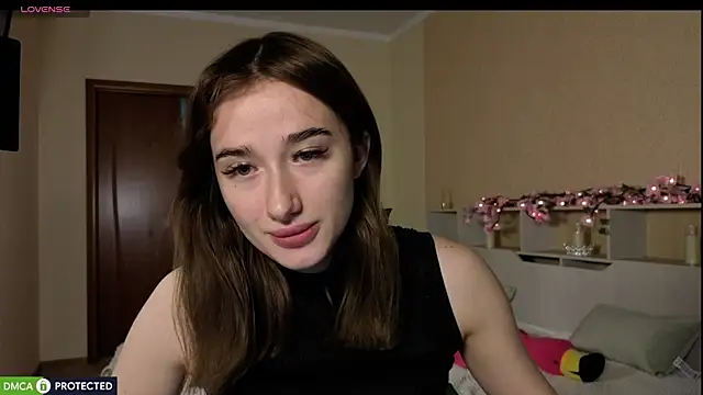 Snapshot of Lady_Sunrise12 chatting on July 15, 2026, 1:33 am Lady Sunrise12 online show from July 15, 2026, 1:33 am