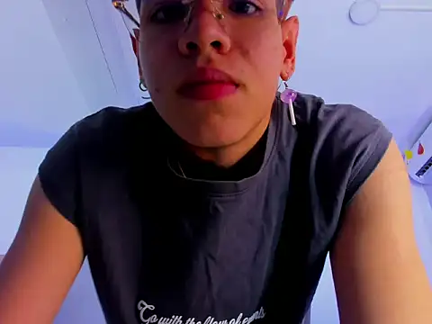Snapshot of Bennet-Grayy chatting on May 3, 2026, 4:40 am Bennet-Grayy online show from May 3, 2026, 4:40 am