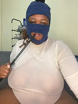 NaughtyGirl0000 online show from May 28, 2026, 7:27 am