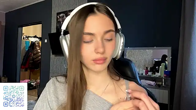 Veluxe online show from March 26, 2026, 3:17 pm