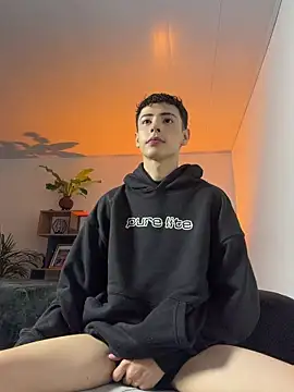 SebastianReed  online show from May 15, 2026, 2:51 am