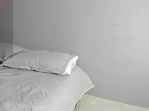 Enzoo98  online show from April 4, 2026, 11:57 pm