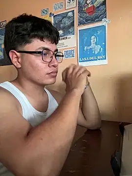 Snapshot of Erickckk chatting on March 16, 2026, 8:02 pm Erickckk online show from March 16, 2026, 8:02 pm