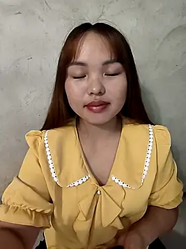 Mina xYx online show from May 4, 2026, 3:57 am