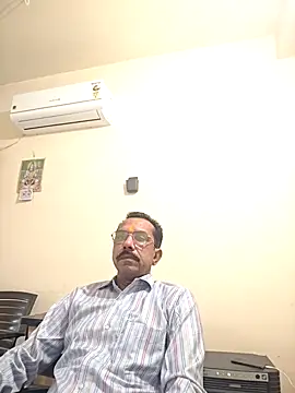 Snapshot of biger_top chatting on July 16, 2026, 2:17 am biger top online show from July 16, 2026, 2:17 am