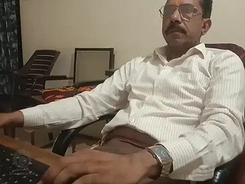 Snapshot of biger_top chatting on July 19, 2026, 2:26 am biger top online show from July 19, 2026, 2:26 am