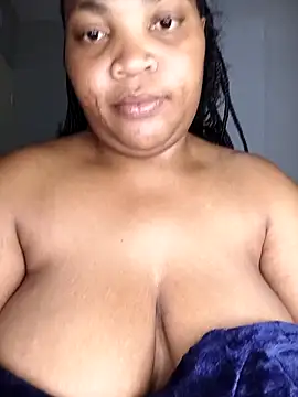 BeverlyQueen15 online show from April 14, 2026, 9:32 pm