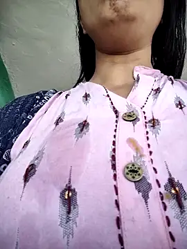 model seela online show from April 28, 2026, 3:55 am