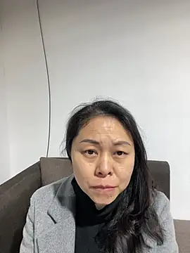 lili338 online show from March 15, 2026, 10:43 am