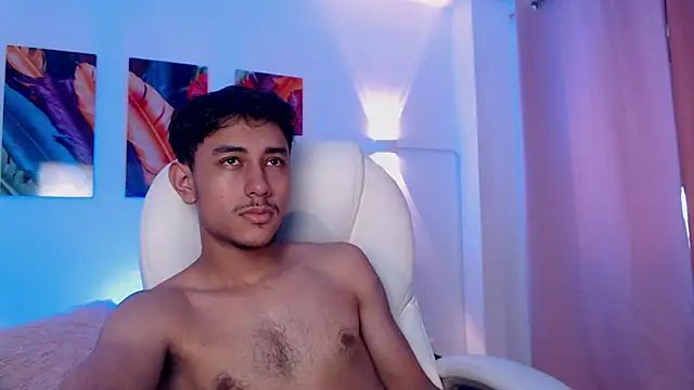 Vezzx online show from March 26, 2026, 7:52 pm