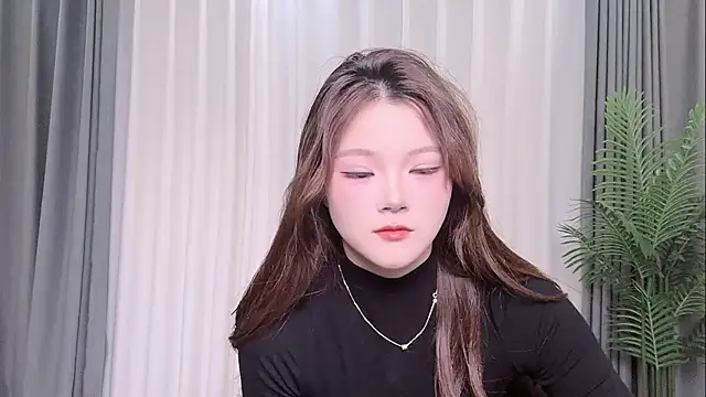 QQ-XINGHE online show from March 18, 2026, 12:52 pm