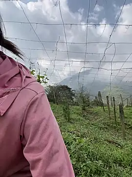 Snapshot of Sullyy_lux chatting on March 18, 2026, 2:26 am Sullyy lux online show from March 18, 2026, 2:26 am