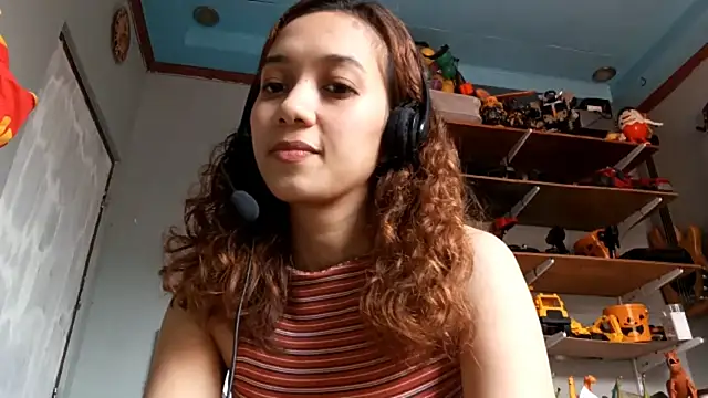 OlimpiaChapdelaine online show from March 22, 2026, 2:37 am