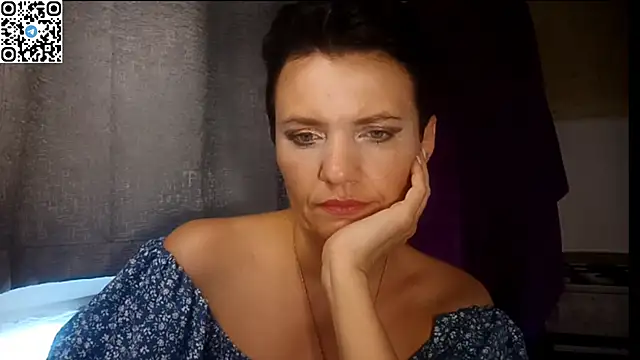 HotMamaQueen234 online show from July 1, 2026, 11:56 am