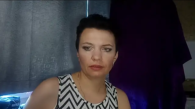 HotMamaQueen234 online show from July 31, 2026, 7:52 am