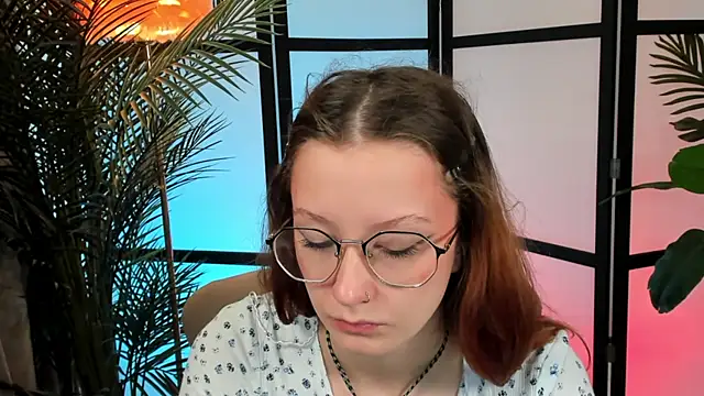 AmelieViolet online show from June 25, 2026, 3:17 am