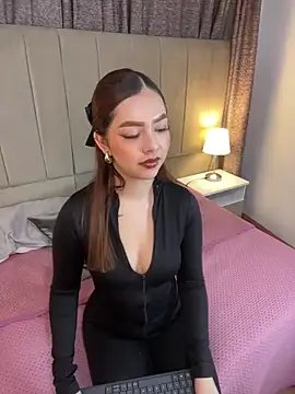 alana gv online show from April 30, 2026, 12:33 pm