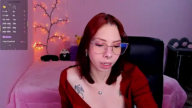 Snapshot of laurita_Olssen27 chatting on May 13, 2026, 2:25 pm laurita Olssen27 online show from May 13, 2026, 2:25 pm