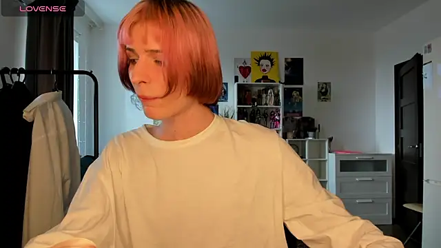 Snapshot of sweet_peach___ chatting on April 4, 2026, 1:19 pm sweet peach online show from April 4, 2026, 1:19 pm