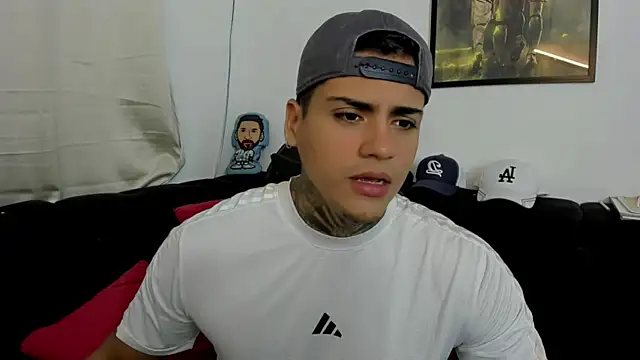sweetlatinoboy online show from April 10, 2026, 11:15 am